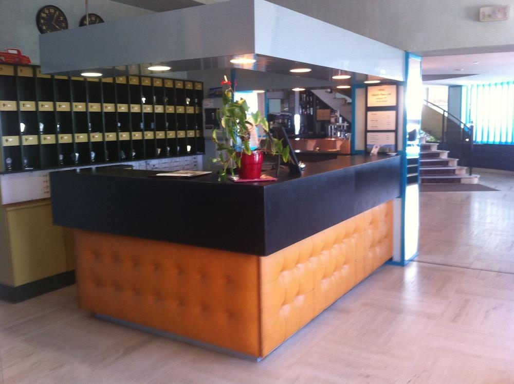 โฮเต็ล เรสเทอรองต์ เซกาลา แปล็ง เซียล Hotel Baraqueville ภายนอก รูปภาพ