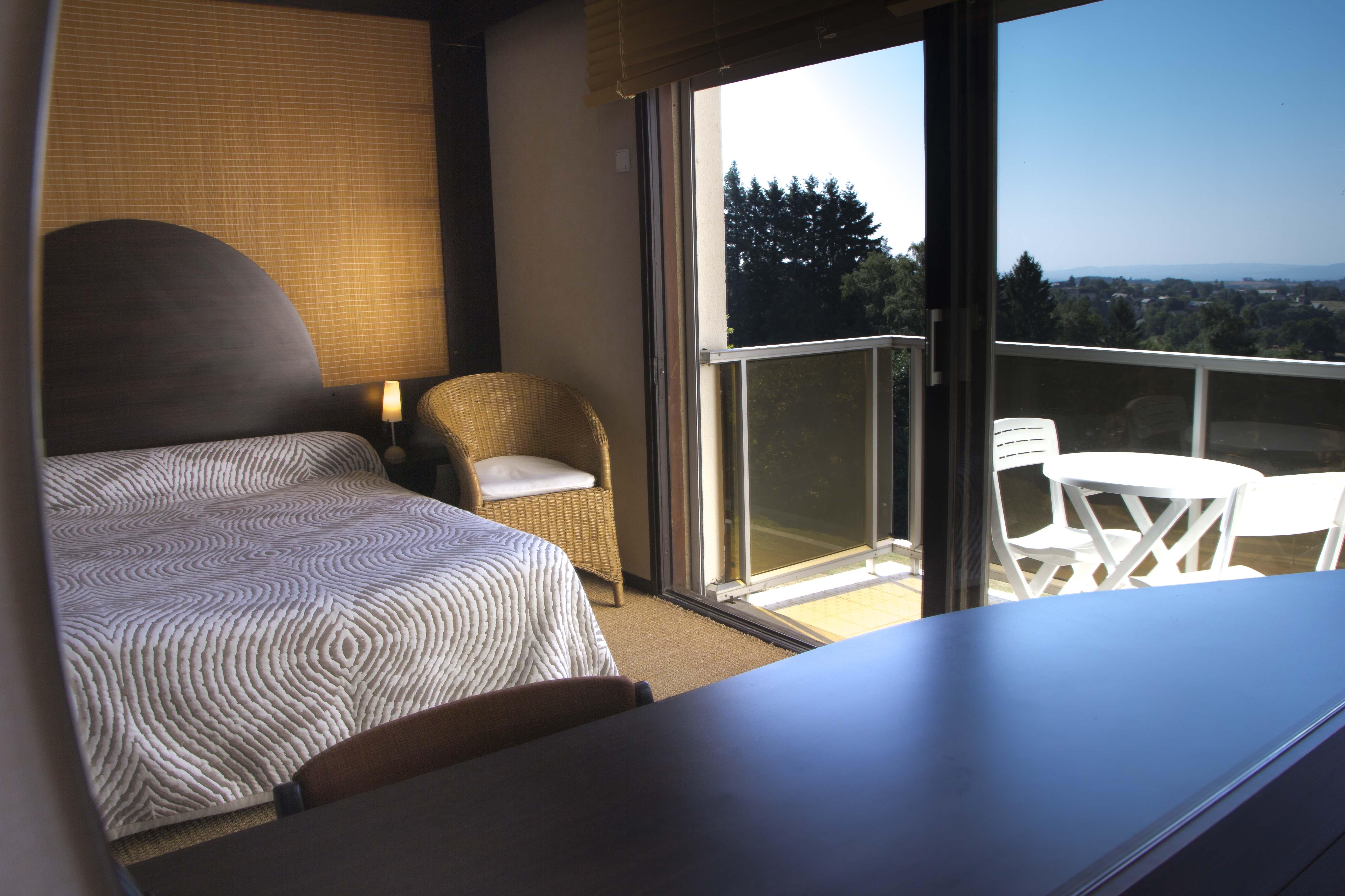 โฮเต็ล เรสเทอรองต์ เซกาลา แปล็ง เซียล Hotel Baraqueville ภายนอก รูปภาพ