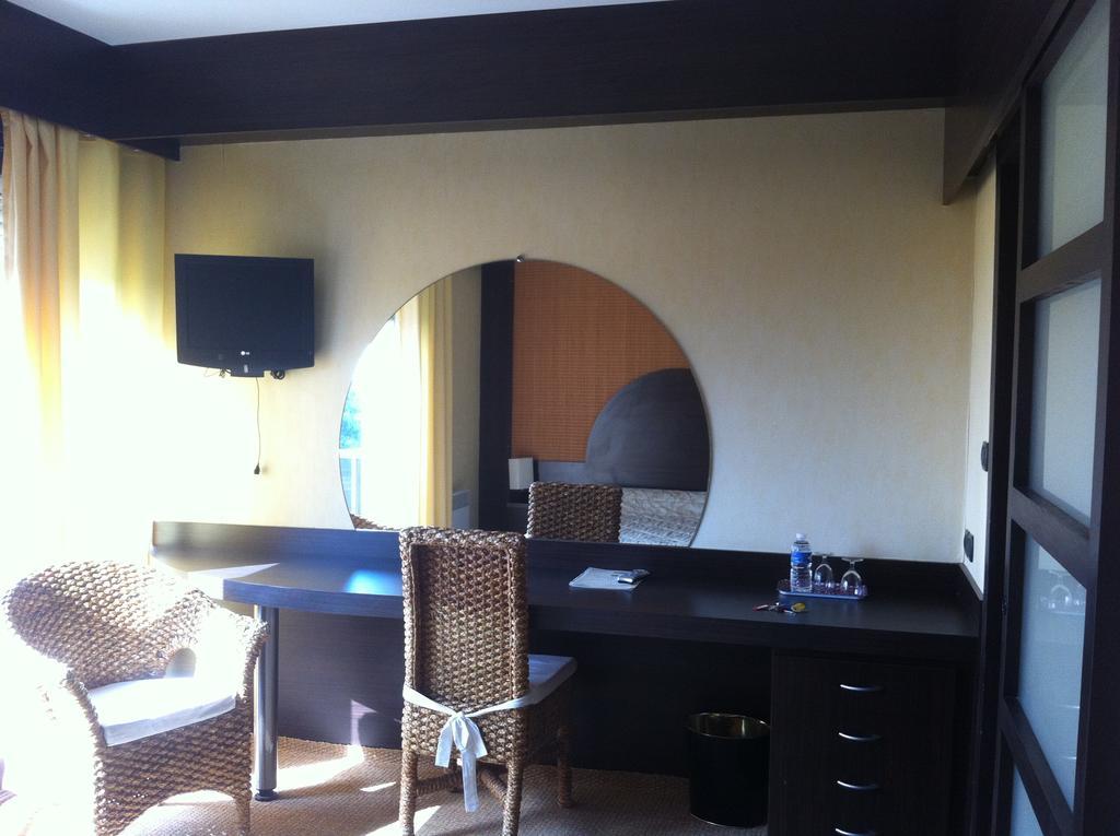 โฮเต็ล เรสเทอรองต์ เซกาลา แปล็ง เซียล Hotel Baraqueville ภายนอก รูปภาพ