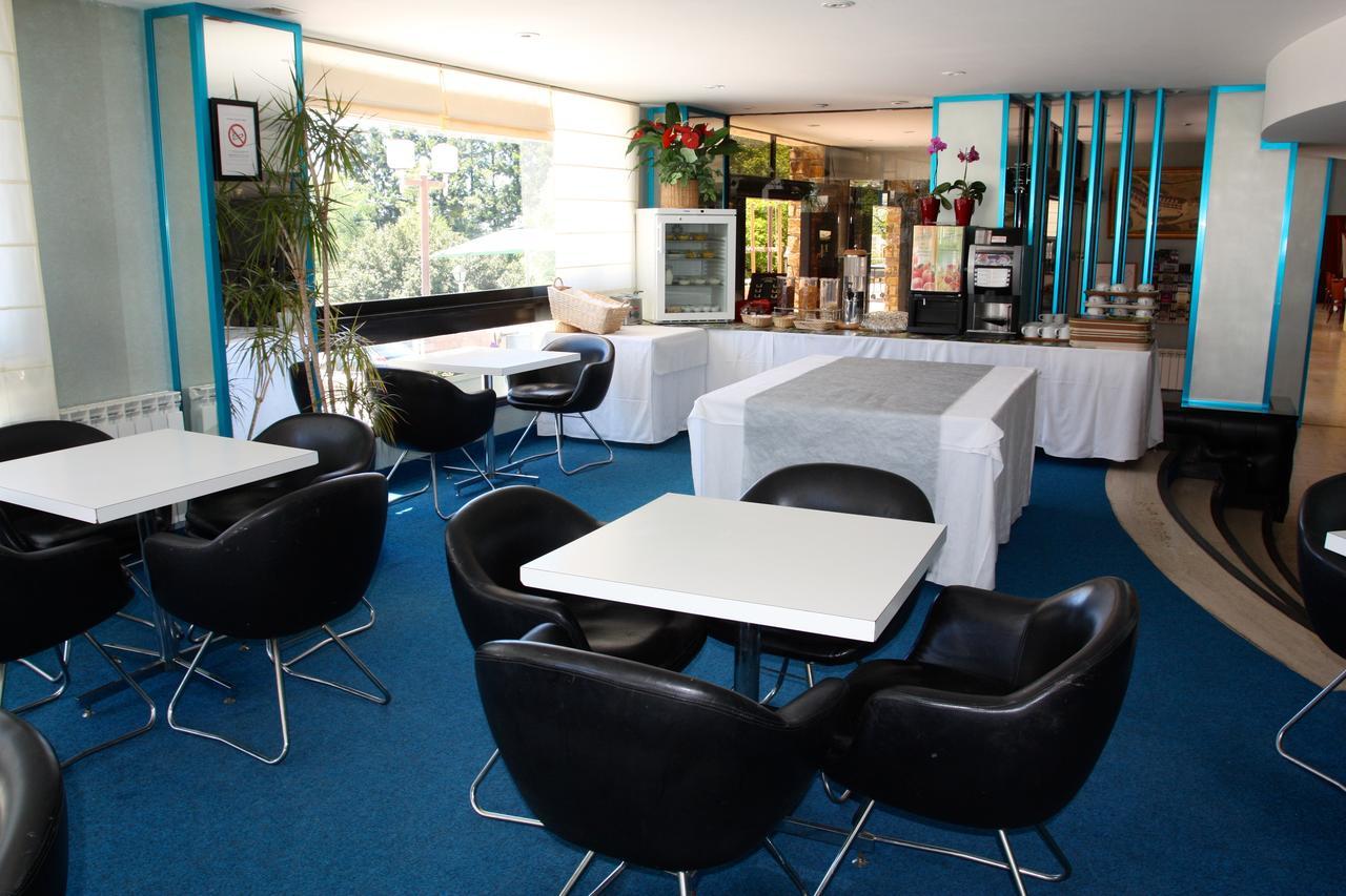 โฮเต็ล เรสเทอรองต์ เซกาลา แปล็ง เซียล Hotel Baraqueville ภายนอก รูปภาพ