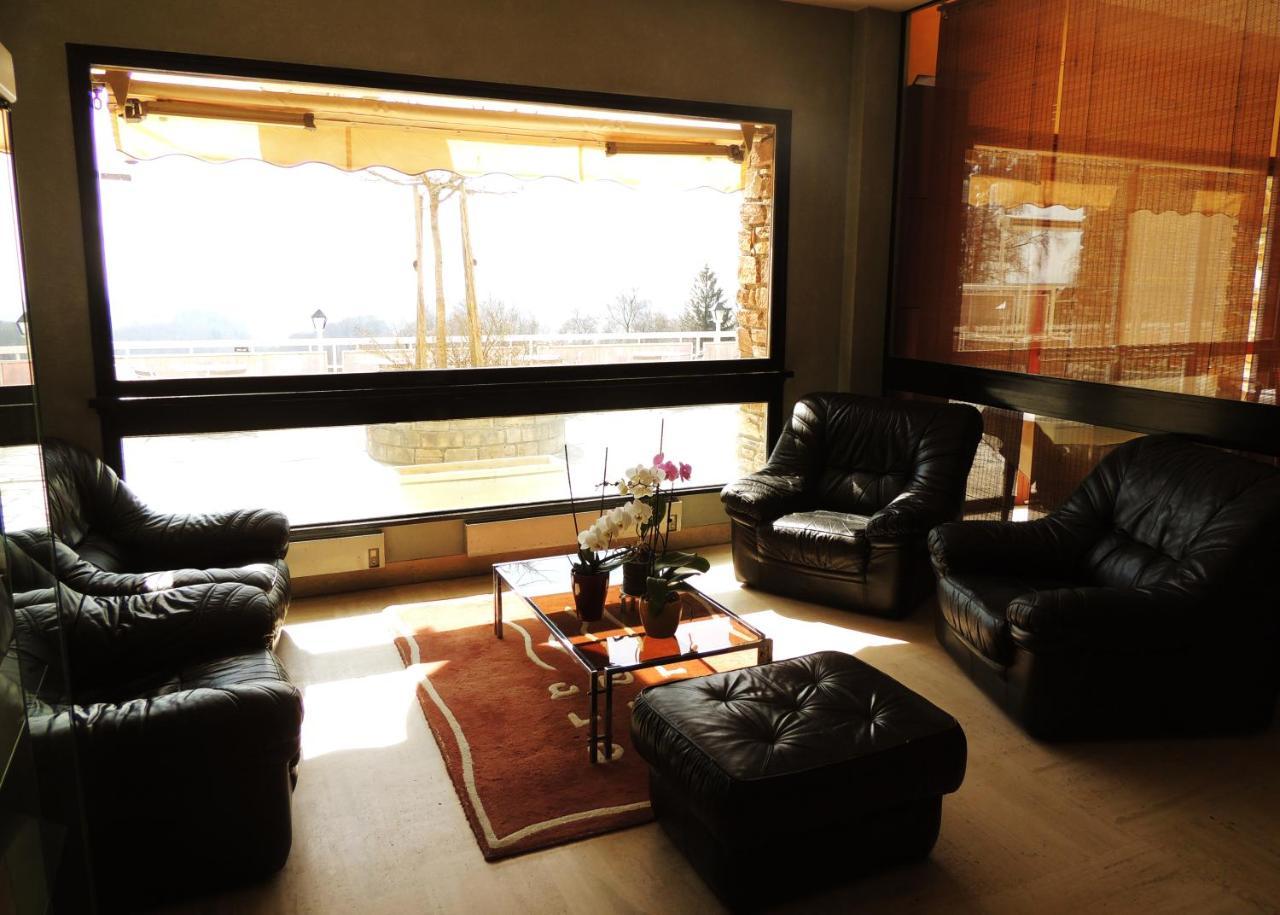 โฮเต็ล เรสเทอรองต์ เซกาลา แปล็ง เซียล Hotel Baraqueville ภายนอก รูปภาพ